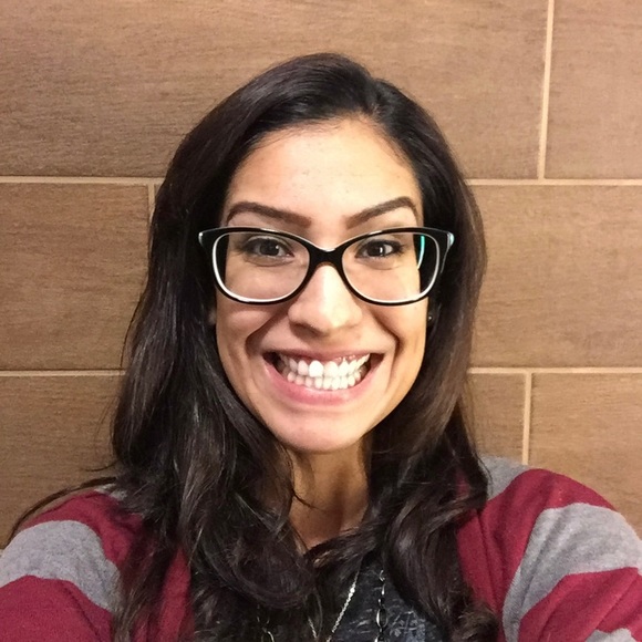 Meet your Posher, Jessica - Picture 2 of 2